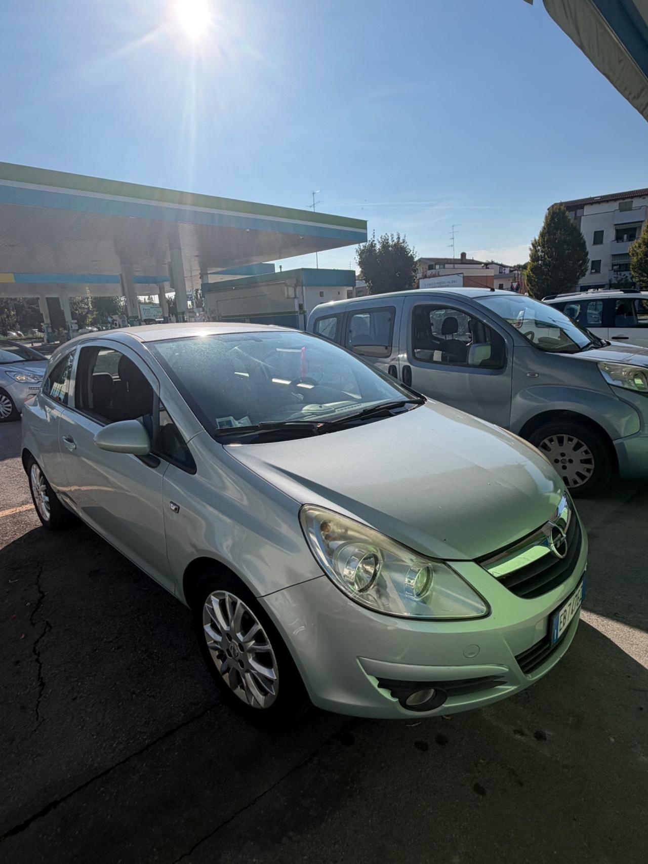 Opel Corsa 1.2 3 porte Sport