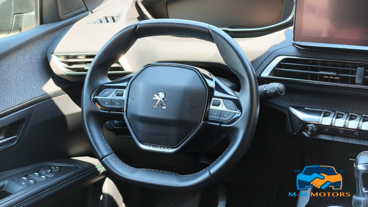 Peugeot 3008 30080 Allure Pack 130cv