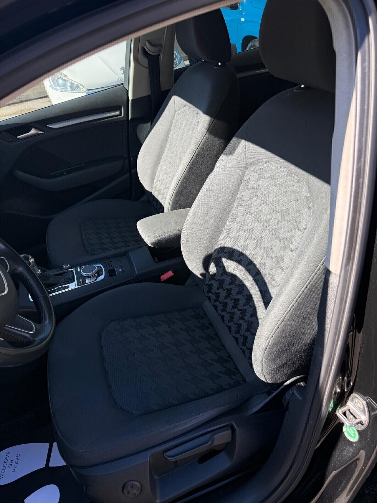 Audi A3 SPB 1.6 TDI clean diesel S tronic Business