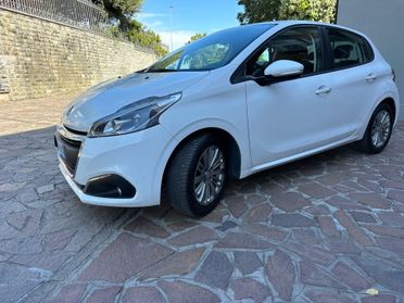 Peugeot 208 PureTech 82 5p. GPL Allure