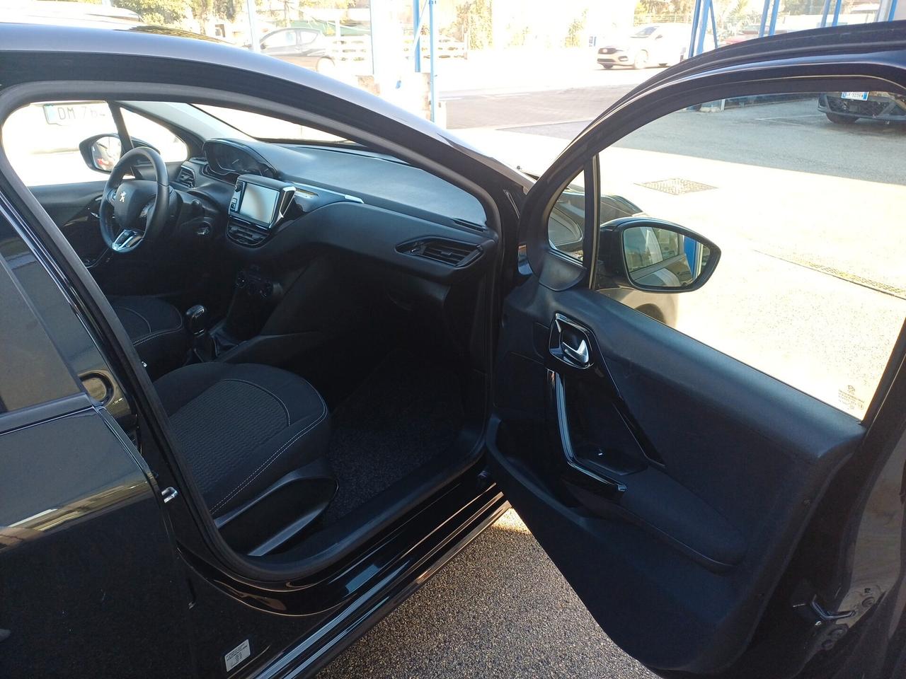 Peugeot 208 PureTech 82 5 porte Allure