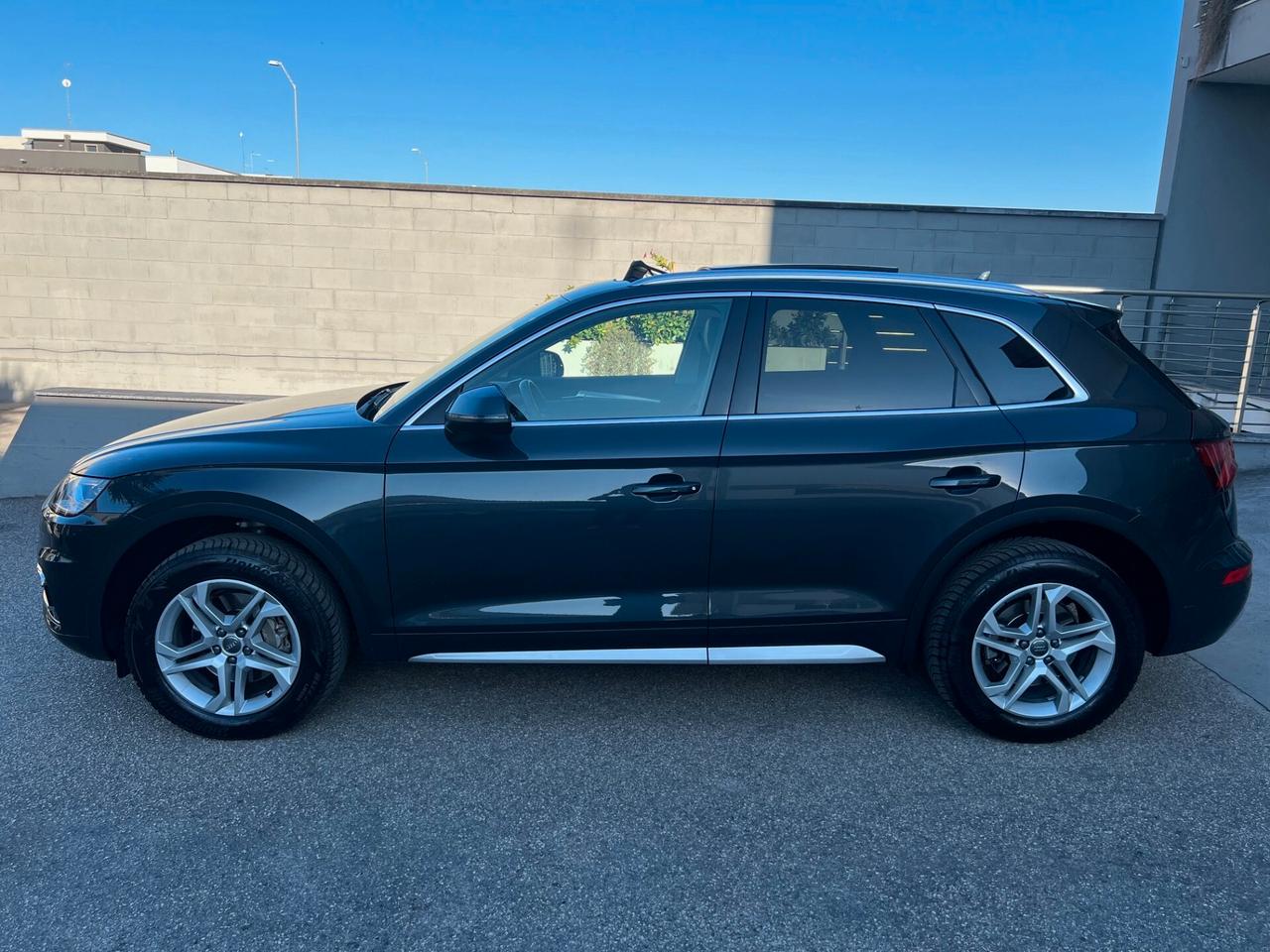 Audi Q5 40 2.0 tdi 205CV mhev Business quattro s-tronic