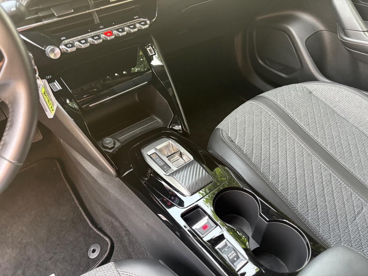 Peugeot 2008 EAT8 Allure FULL/LED PARI AL NUOVO