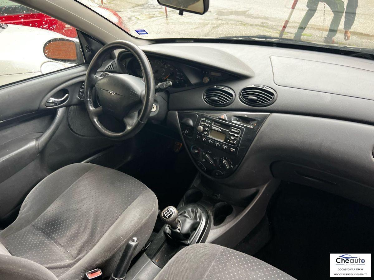 FORD - Focus - 1.6i 16V 5p. Ambiente