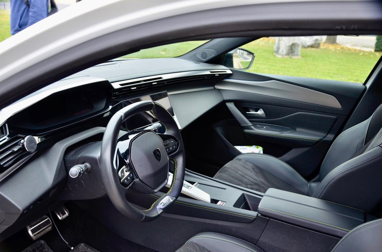 Peugeot 308 Plug-in Hybrid 180 e-EAT8 SW GT , PERMUTE