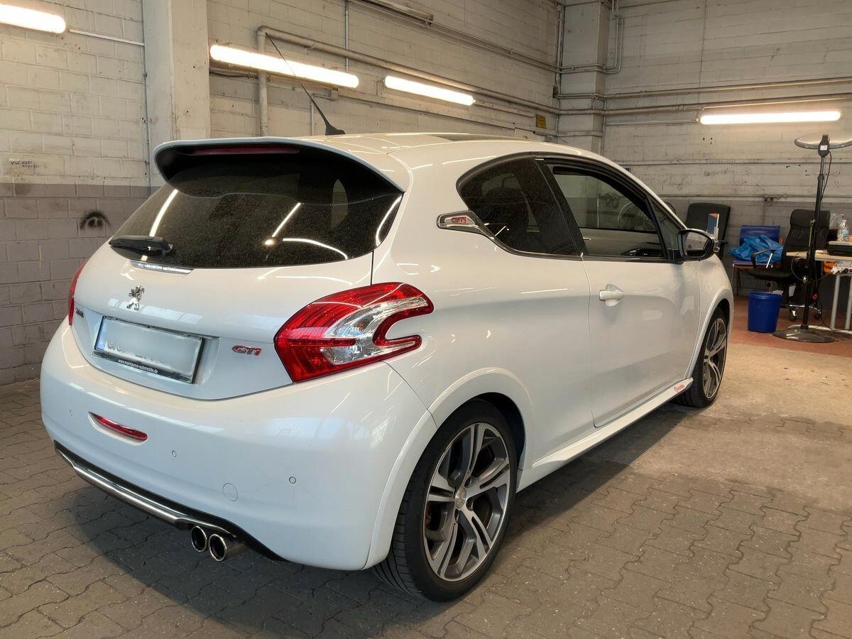 Peugeot 208 1.6 THP 200 CV 3 porte GTi