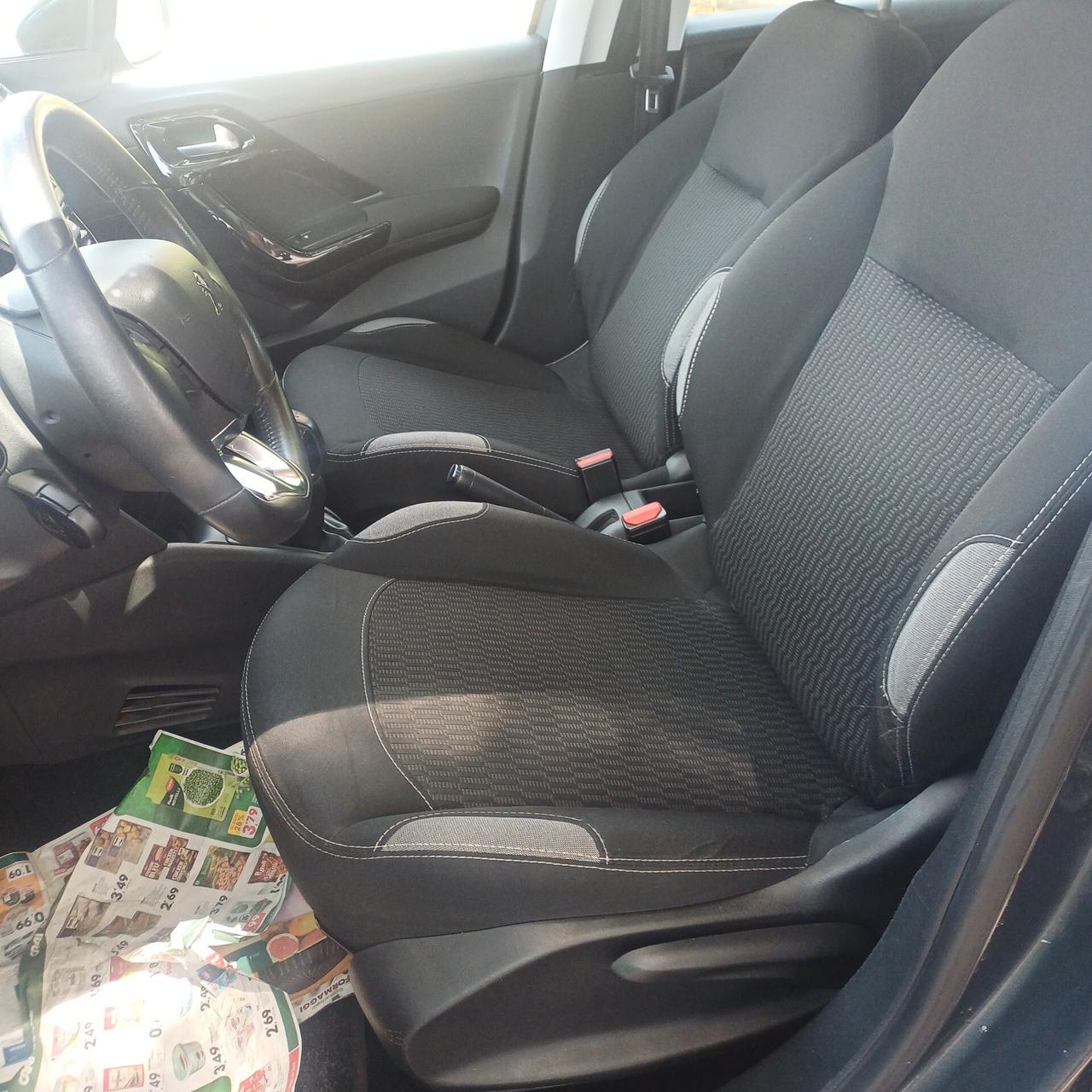 Peugeot 208 PureTech 82 5 porte Allure