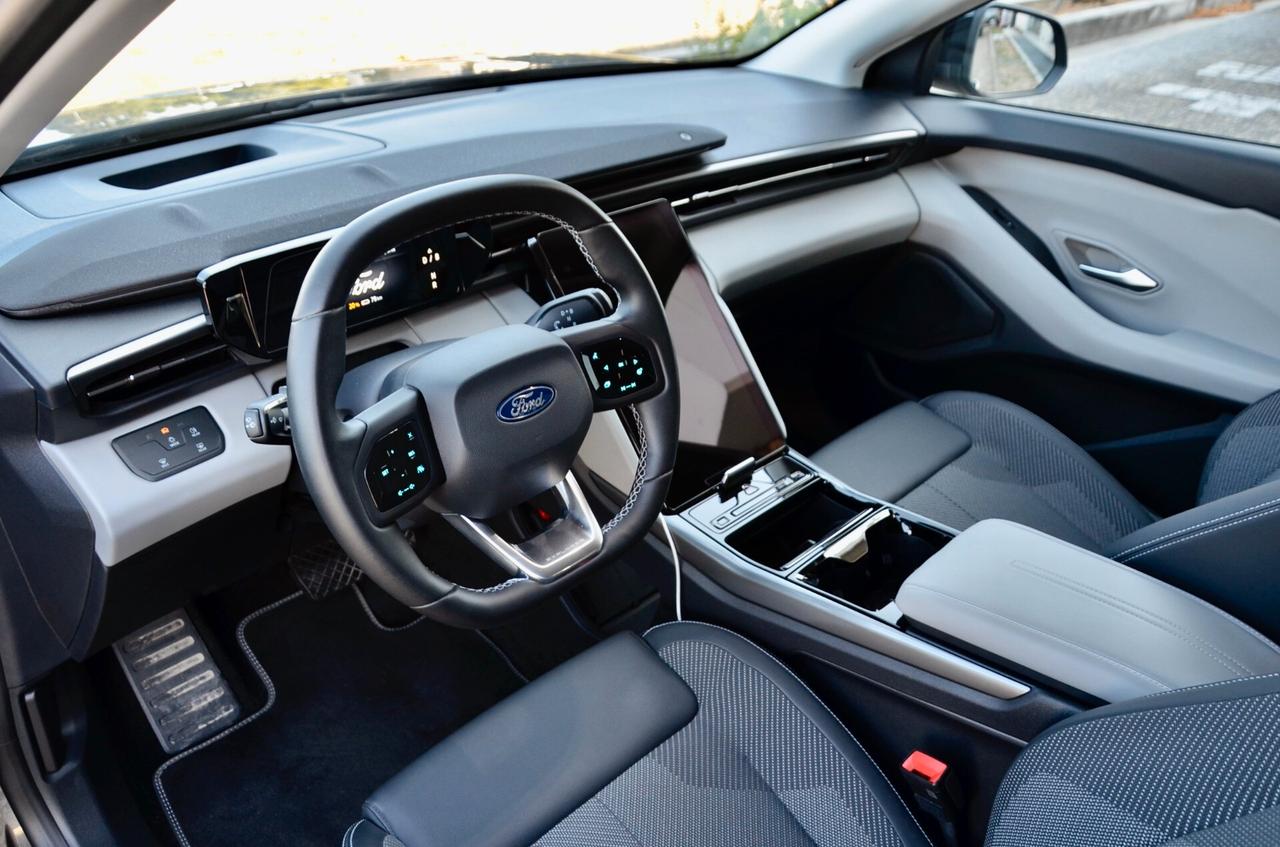 FORD EXPLORER EV 79kWh EXTENDED RANGE RWD 204cv, UNICOPROPRIETARIO, PARI AL NUOVO, GARANZIA FORD 2/27, UFF ITALIANA, MAGNETIC GREY, PERMUTE
