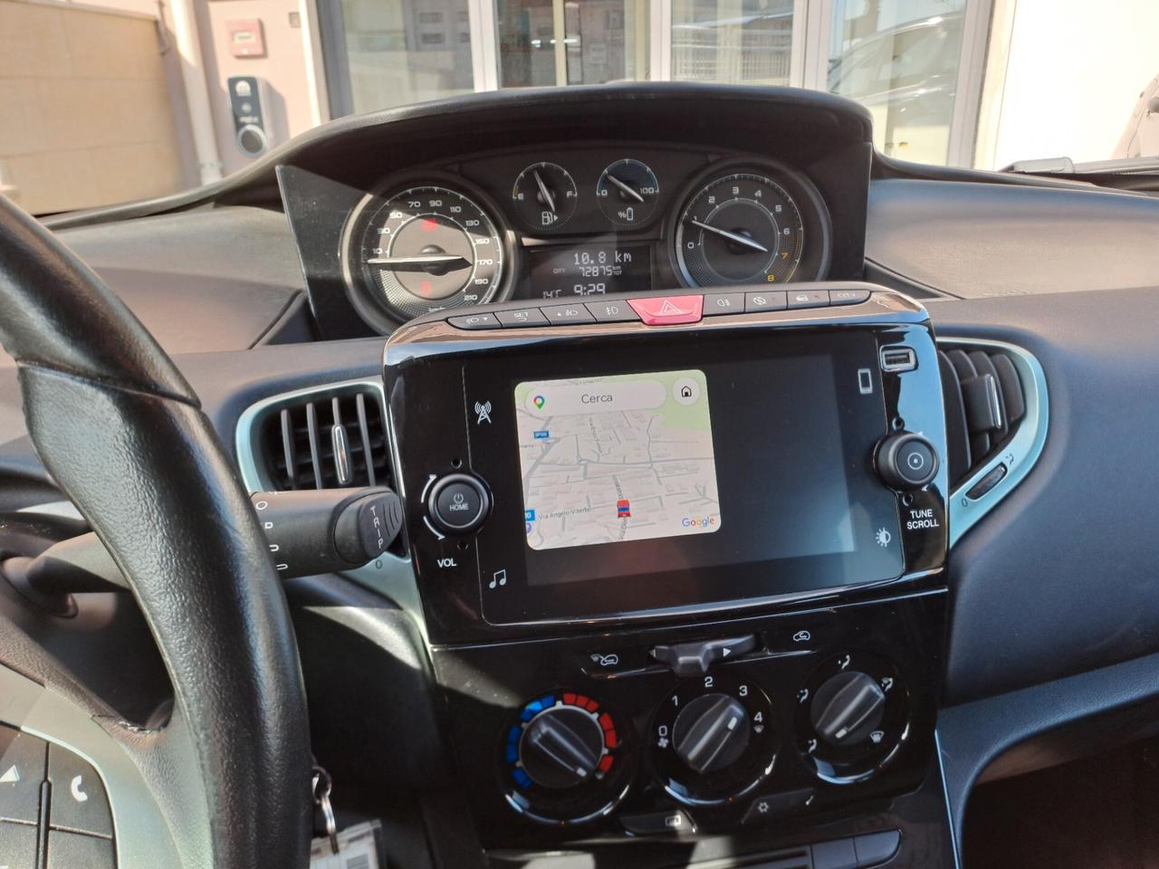 Lancia Ypsilon 1.0 FireFly 5 porte S&S Hybrid Gold