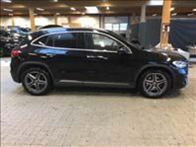 MERCEDES-BENZ GLA 200 Automatic Premium