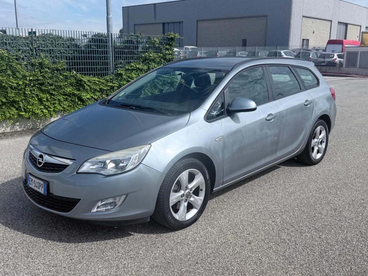Opel Astra 1.7 CDTI 110CV Sports Tourer Cosmo
