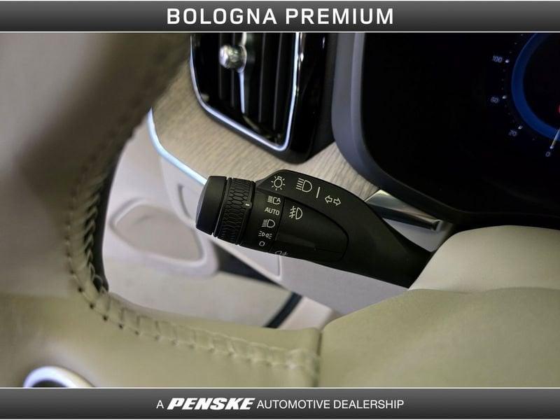 Volvo XC60 XC60 B4 (d) AWD automatico Plus Bright