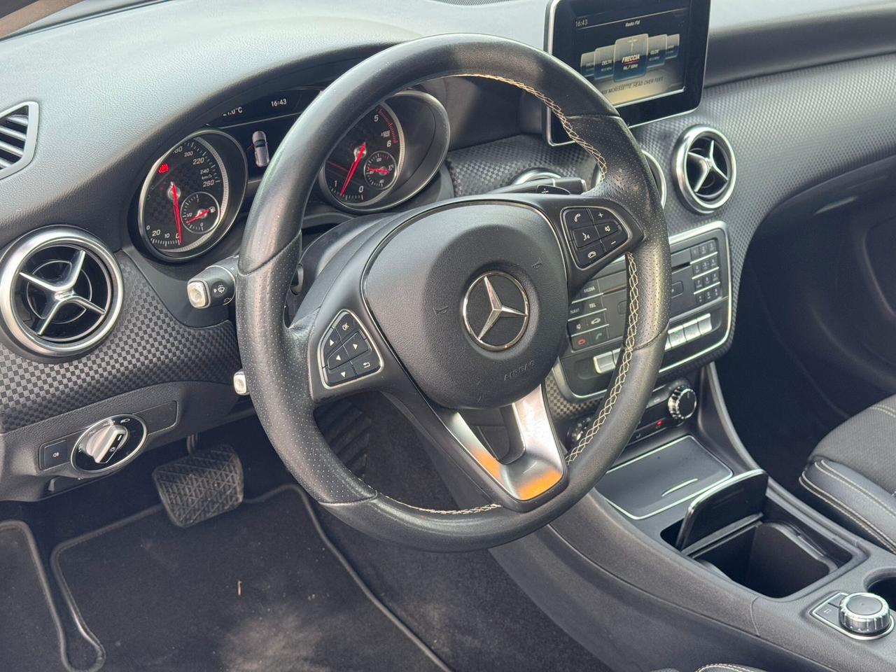 Mercedes-benz A 200 d Premium