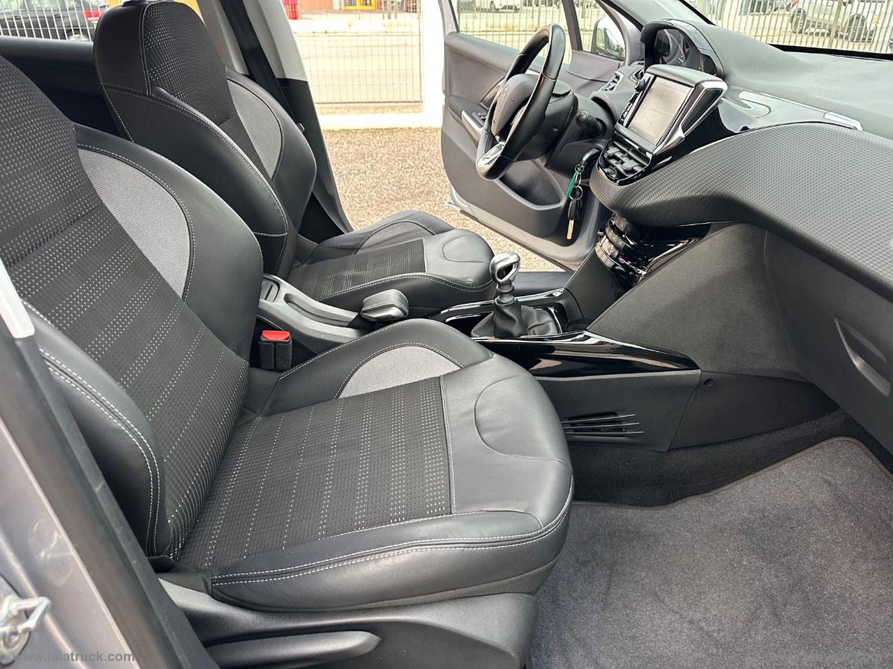 PEUGEOT 2008 BlueHDi 120 S&S GT Line