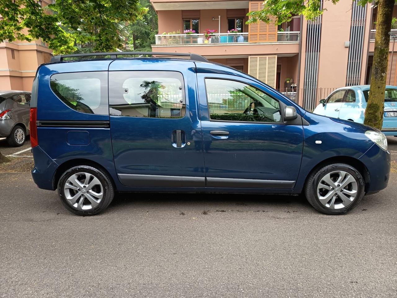 Dacia Dokker 1.5 DIESEL ANNO 2015 POSTI 5 AUTOVETTURA