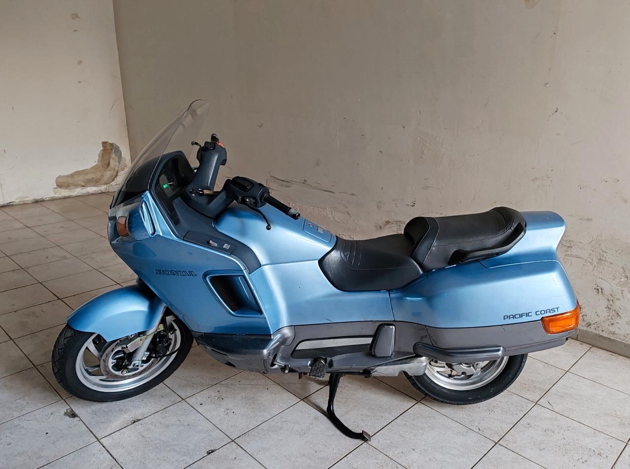 Honda PC 800 Pacific Coast