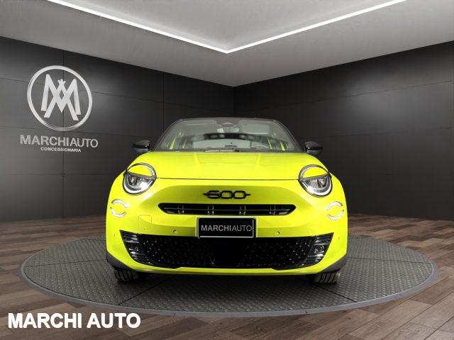 FIAT 600 Hybrid 145 CV DCT MHEV Sport Edizione Milano Corti