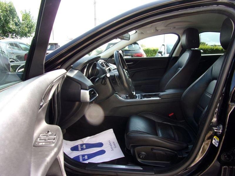 Jaguar XE XE 2.0 D Turbo aut. Prestige Business Edition