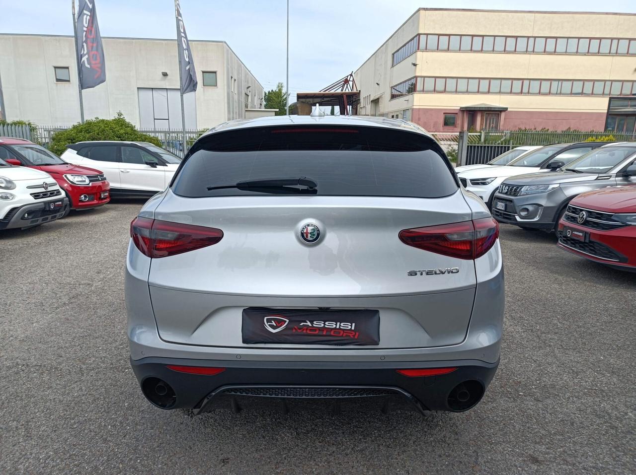 Alfa Romeo Stelvio 2.2 Turbodiesel 180 CV AT8 RWD Business