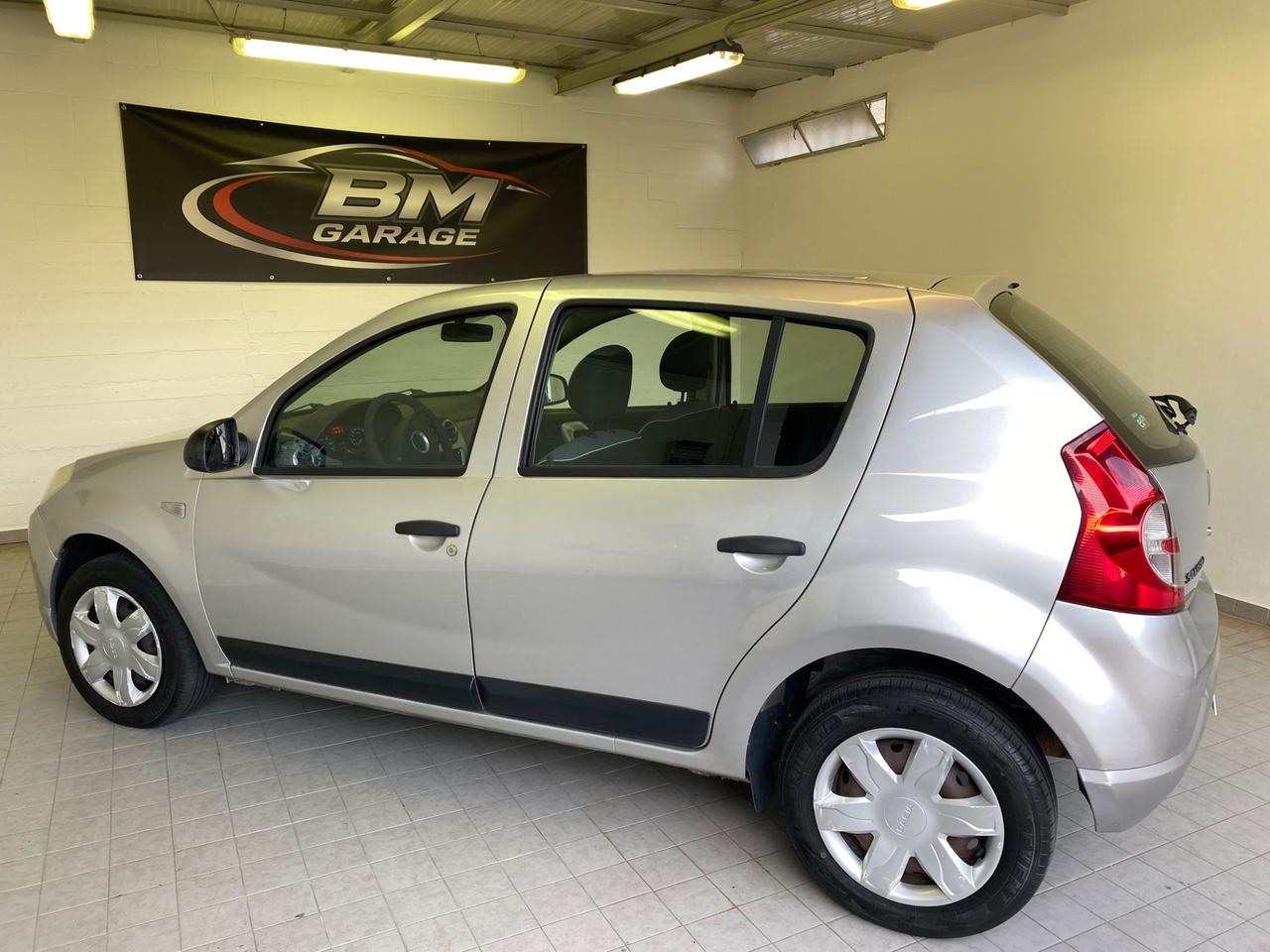 Dacia Sandero 1.2 16V GPL 75CV Embleme