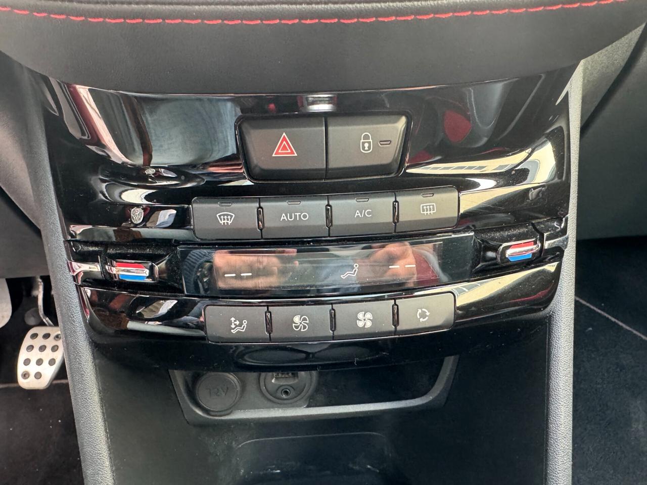 Peugeot 208 1.6 THP 200 CV 3 porte GTi