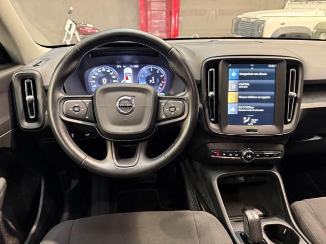 VOLVO XC40 T2 Geartronic Momentum *OK NEOPATENTATI / IVA*
