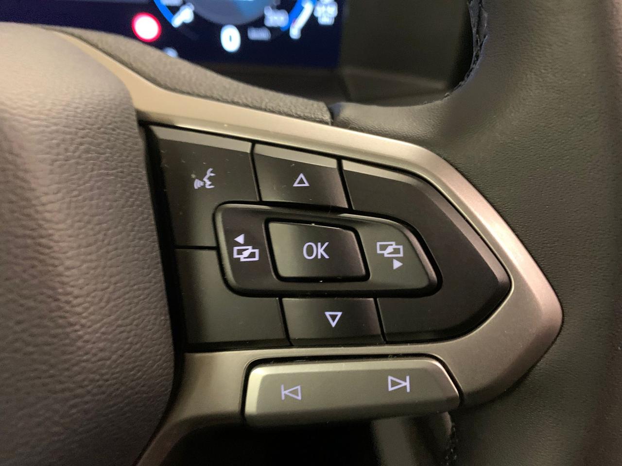 Volkswagen T7 Caravelle t7 2.0 tdi 150cv life l1