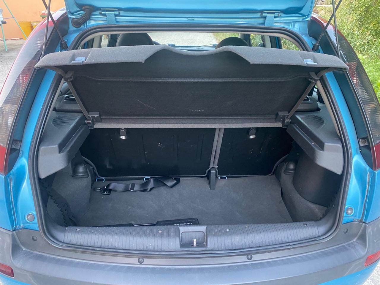 OPEL CORSA 1.7 DTI MOLTO BELLA E MOTORE INDISTRUTTIBILIE GUARDA
