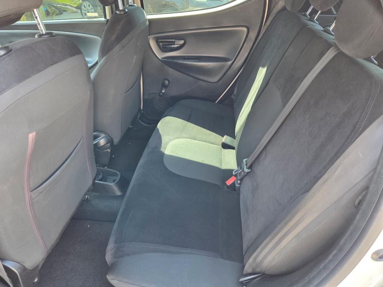 Lancia Ypsilon 1.2 69 CV 5 porte S&S Silver