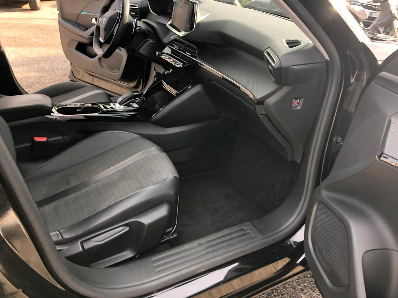 Peugeot 2008 BlueHDi 130 S&S EAT8 Allure Pack