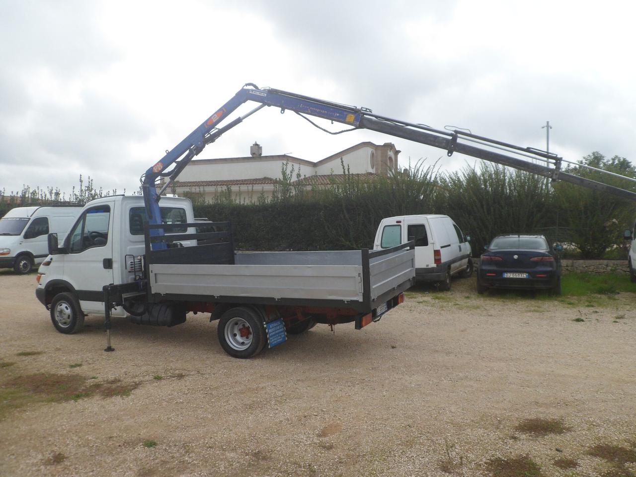 Iveco Daily 35c15 cassone fisso con gru