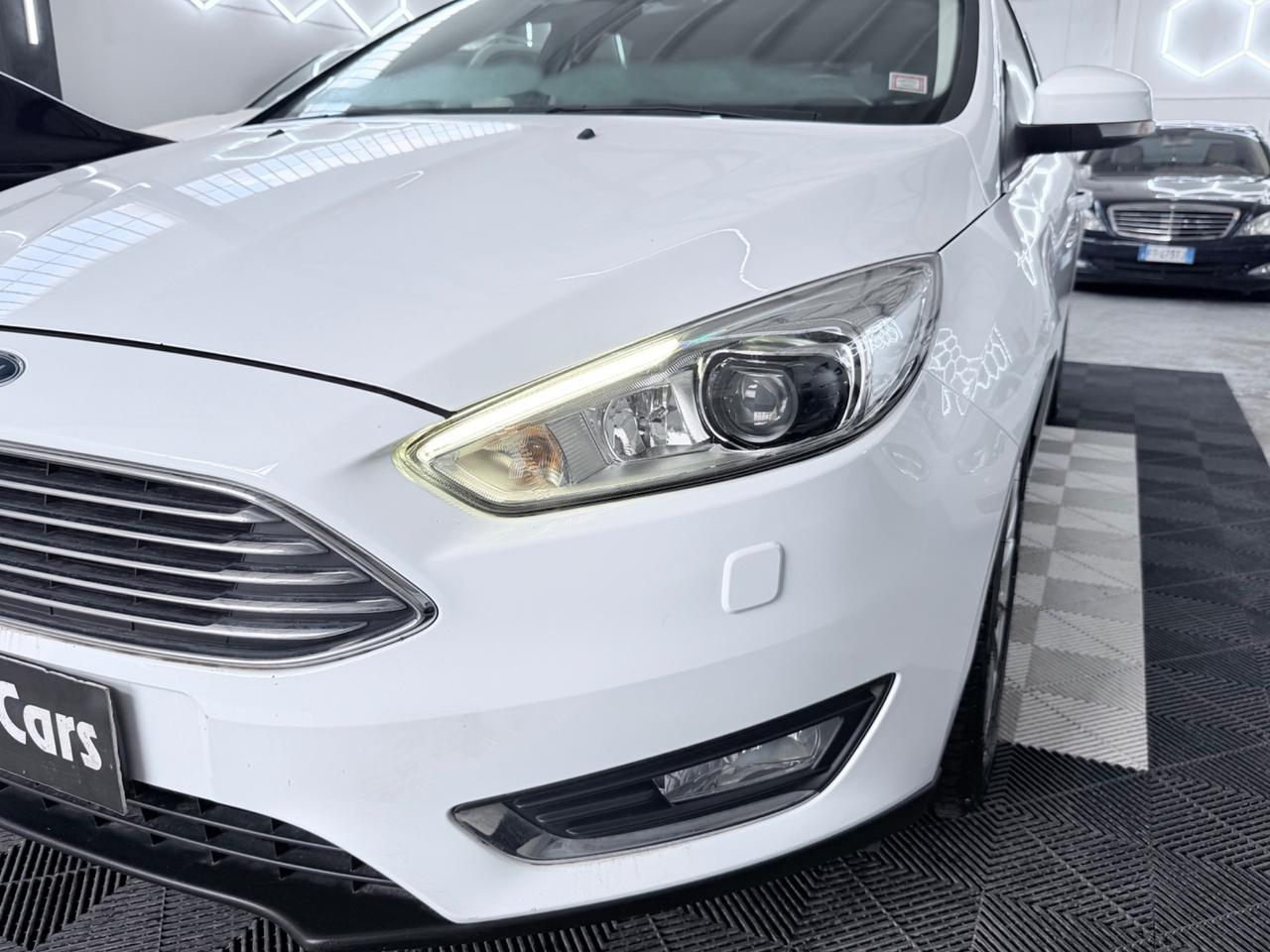 Ford Focus 1.0 EcoBoost 125CV PANORAMICO Titanium