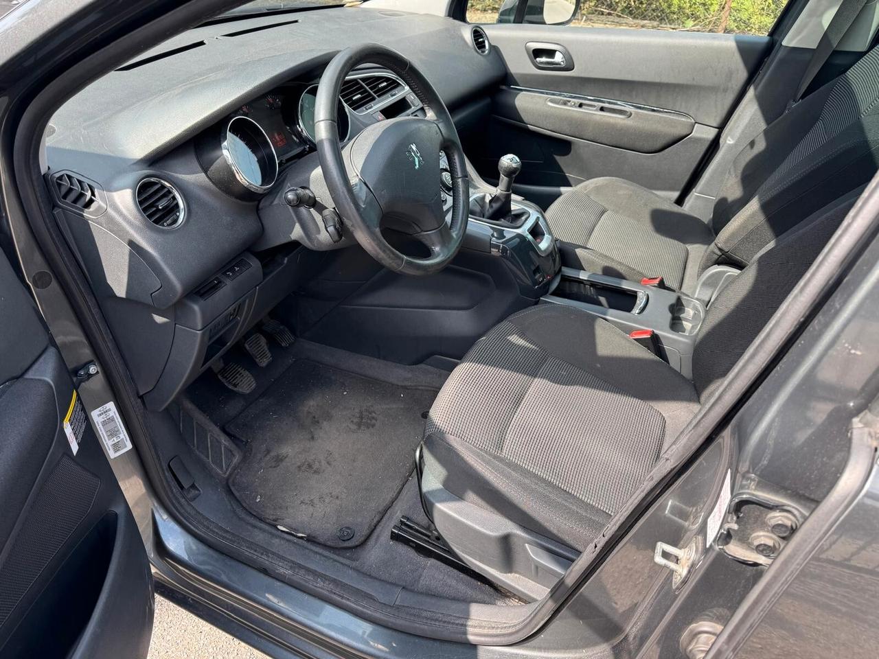 Peugeot 5008 1.6 VTi 120CV Premium