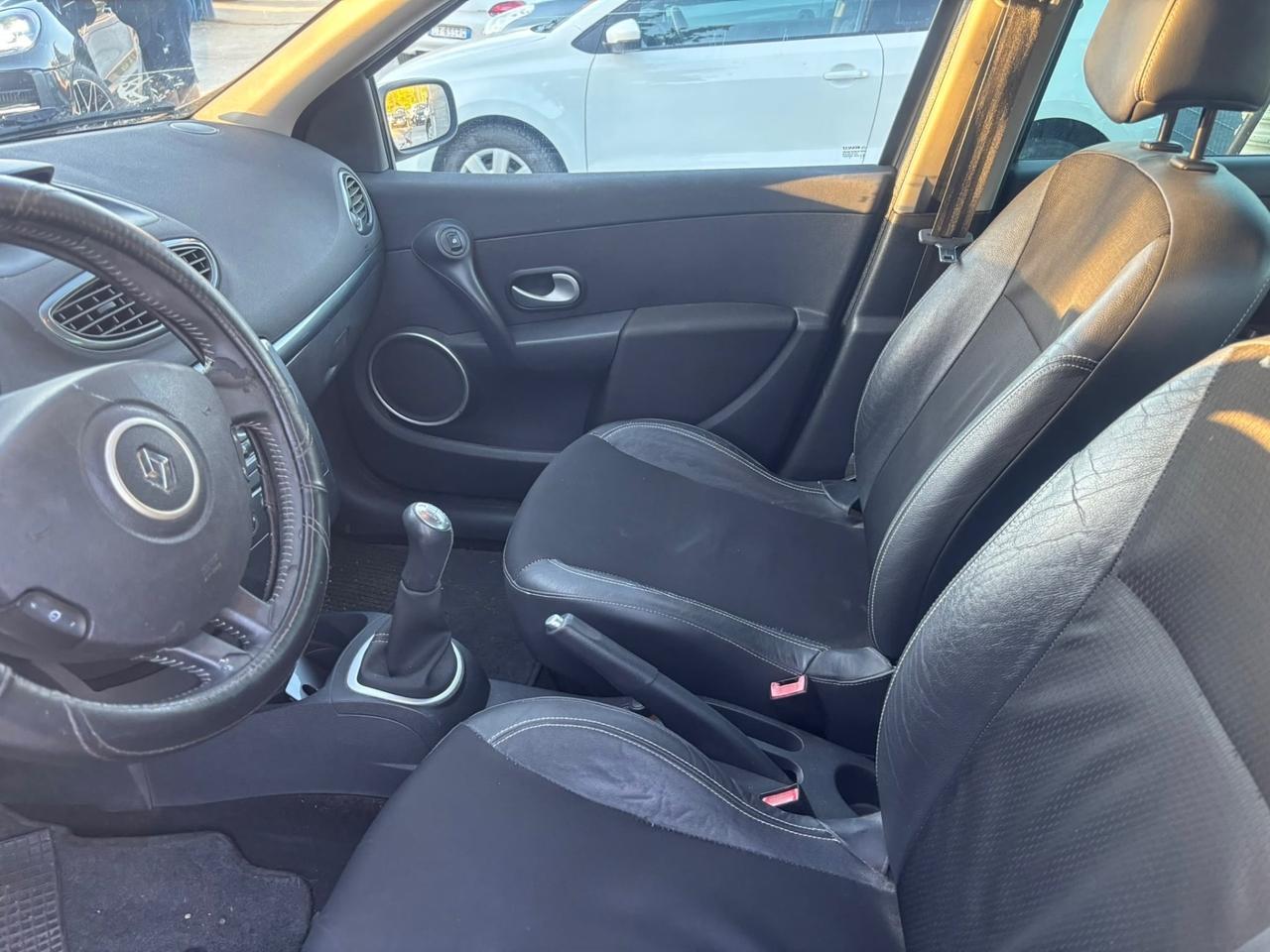 Renault Clio 1.2 16V 5 porte Le Iene occasione