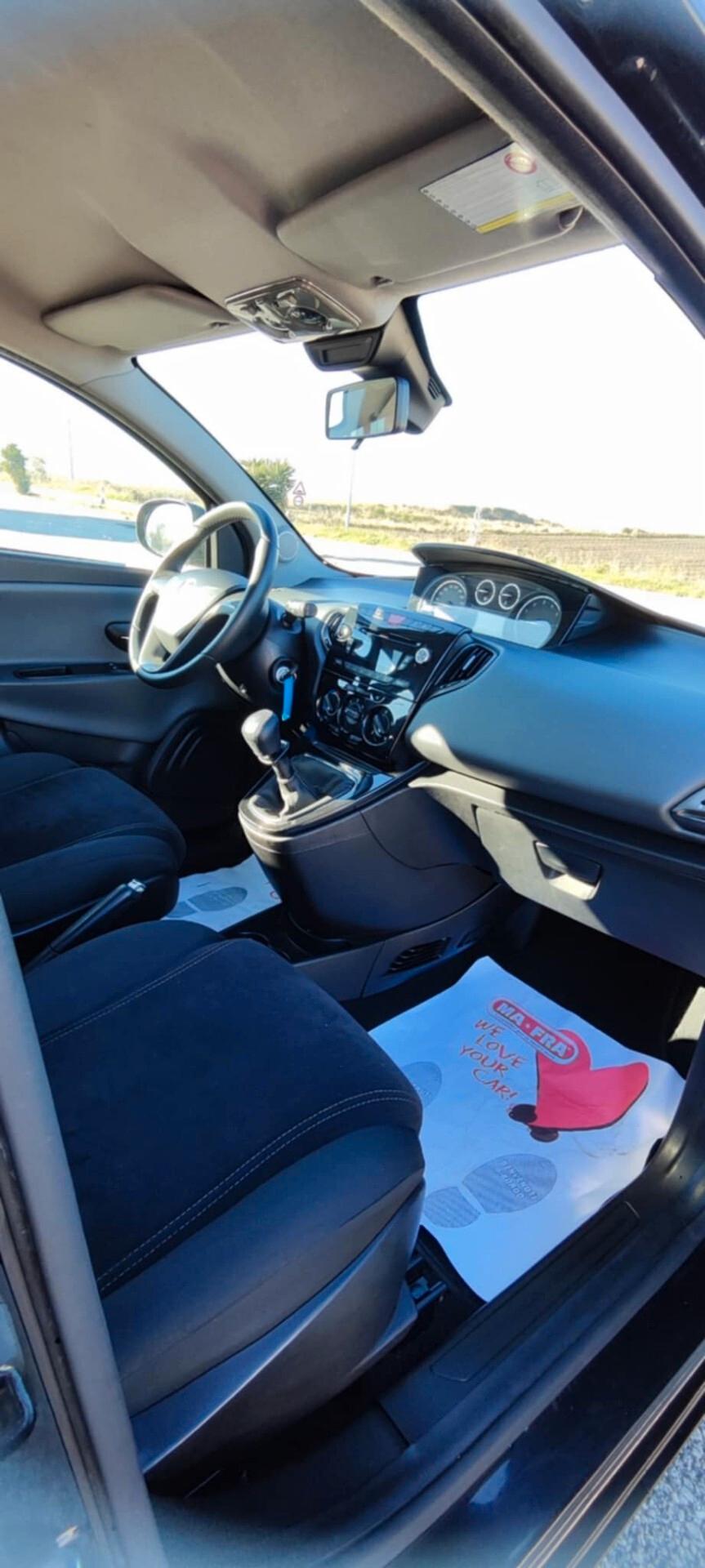 Lancia Ypsilon 1.2 69 CV 5 porte GPL Ecochic Platinum