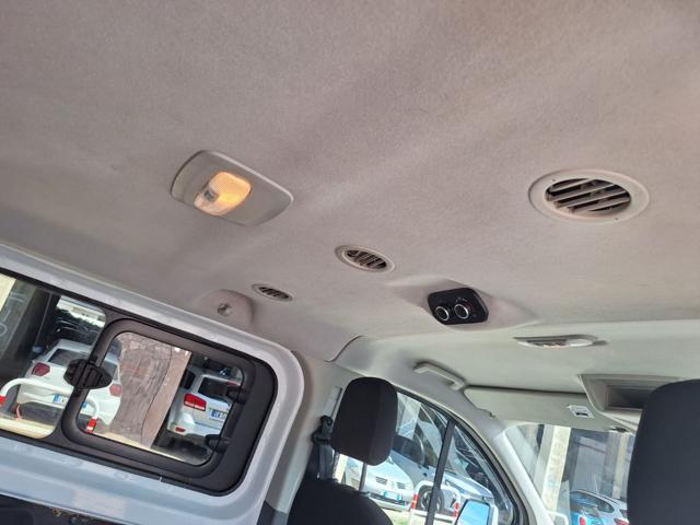 FORD Tourneo Custom 2.0 TDCi 130CV PC 8posti - UNIPRO TAGLIANDATA
