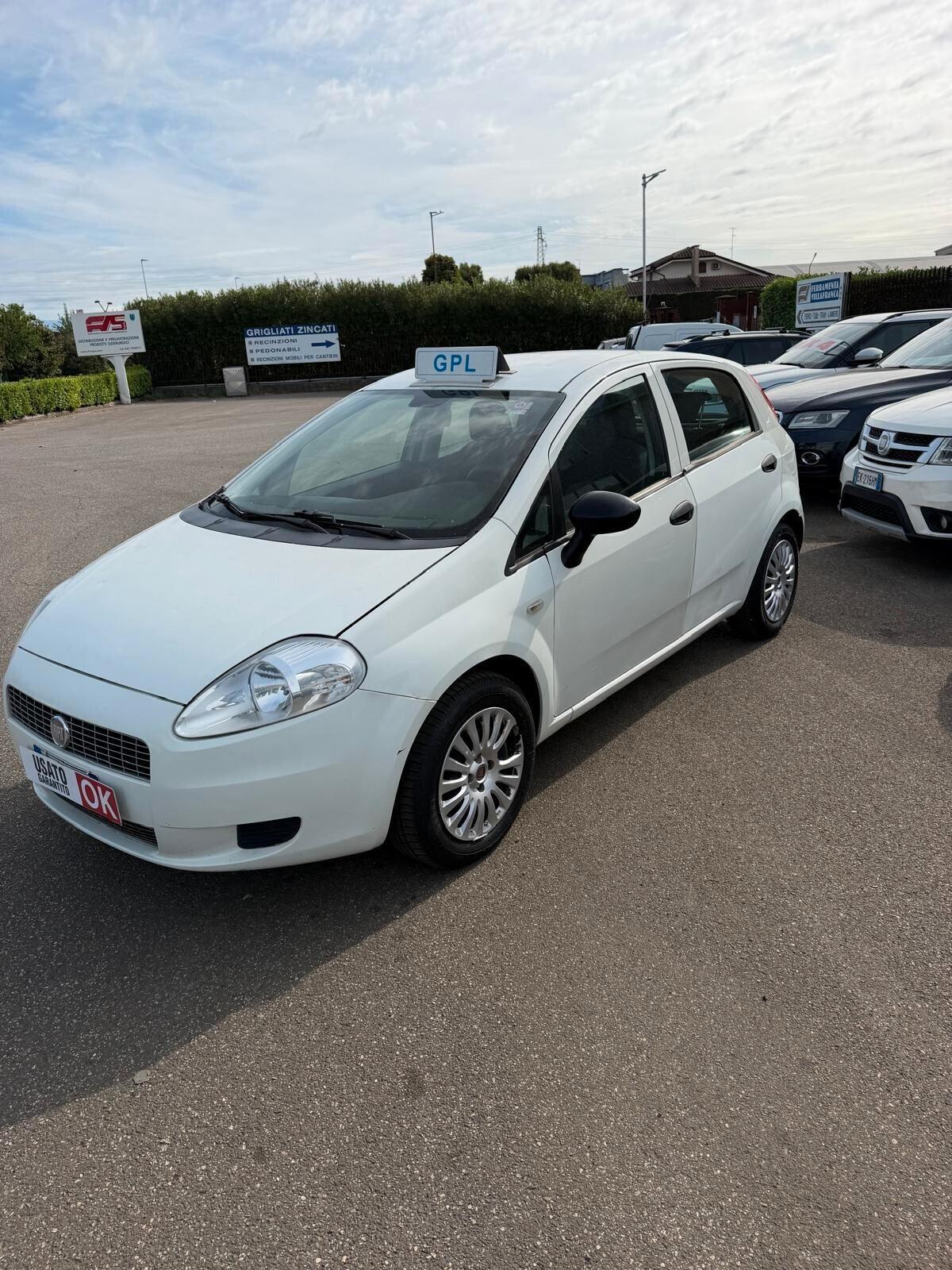 Fiat Grande Punto III 2005 5p 1.4 Gpl 77cv