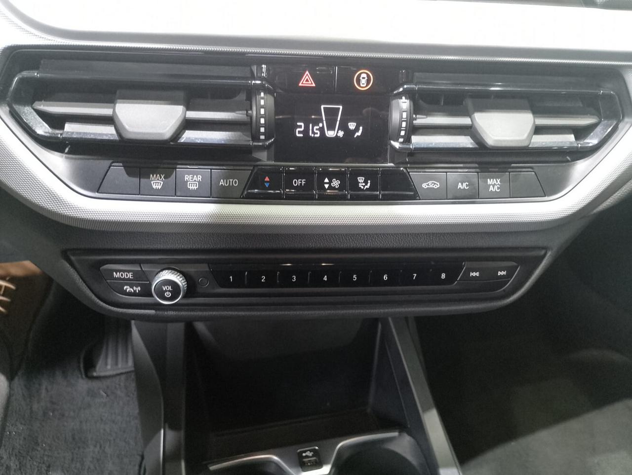 Bmw 116d 5p. Business Advantage