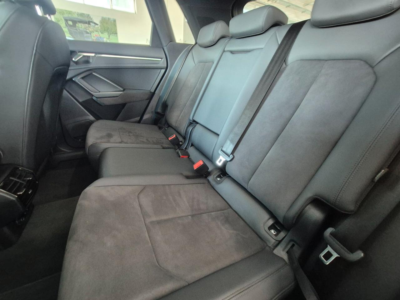 Audi Q3 RS quattro S tronic 2023 - FULL SERVICED