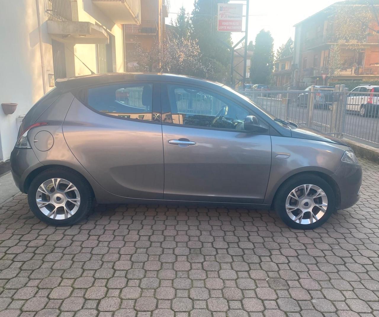 Lancia Ypsilon 0.9 TwinAir 85 CV 120.000KM