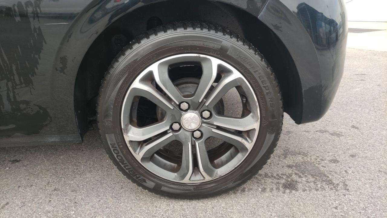 Peugeot 208 1.4 HDi 50KW 68CV 3 porte Allure NEOPATENTATI - 2014