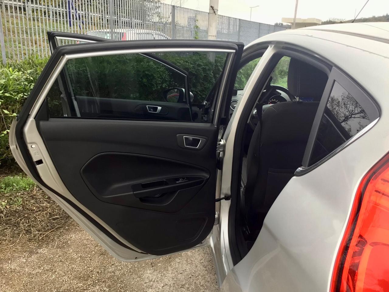 Ford Fiesta 1.5 TDCi 75CV 5 porte Titanium