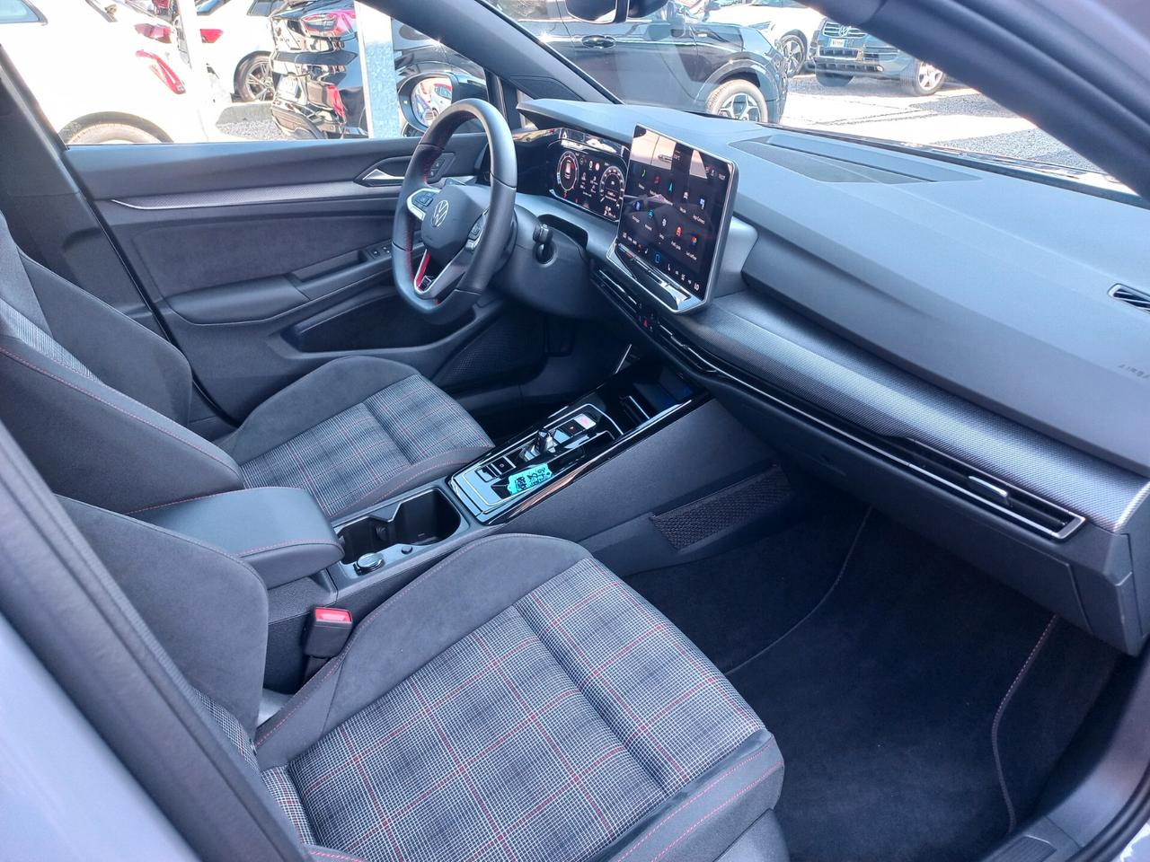 Volkswagen Golf GTI 2.0 TSI DSG