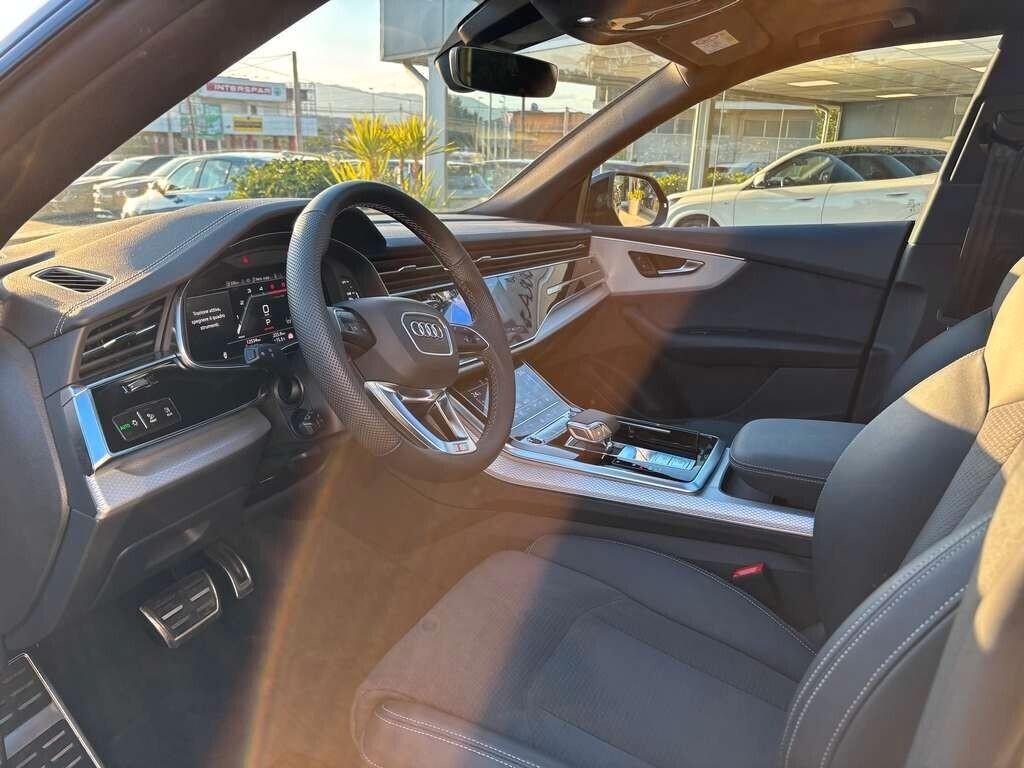 Audi Q8 S line esition 286 cv 2025/ 12.000 KM IVA ESPOSTA Tua a soli 849 Euro al mese