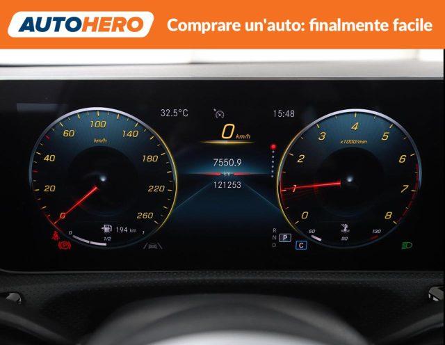 MERCEDES-BENZ A 200 Premium