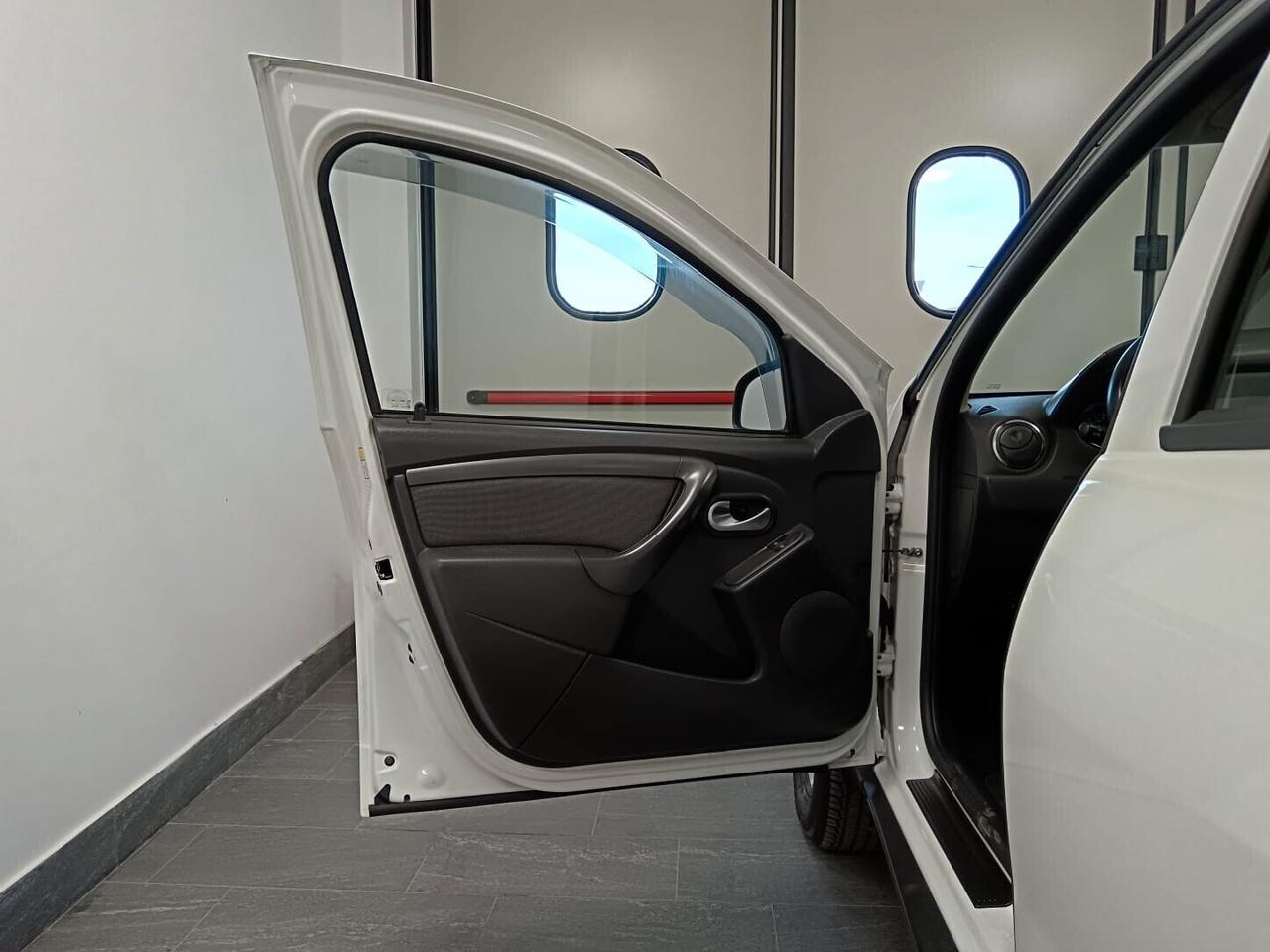 Dacia Duster 1.6 GPL DA FABBRICA Lauréate