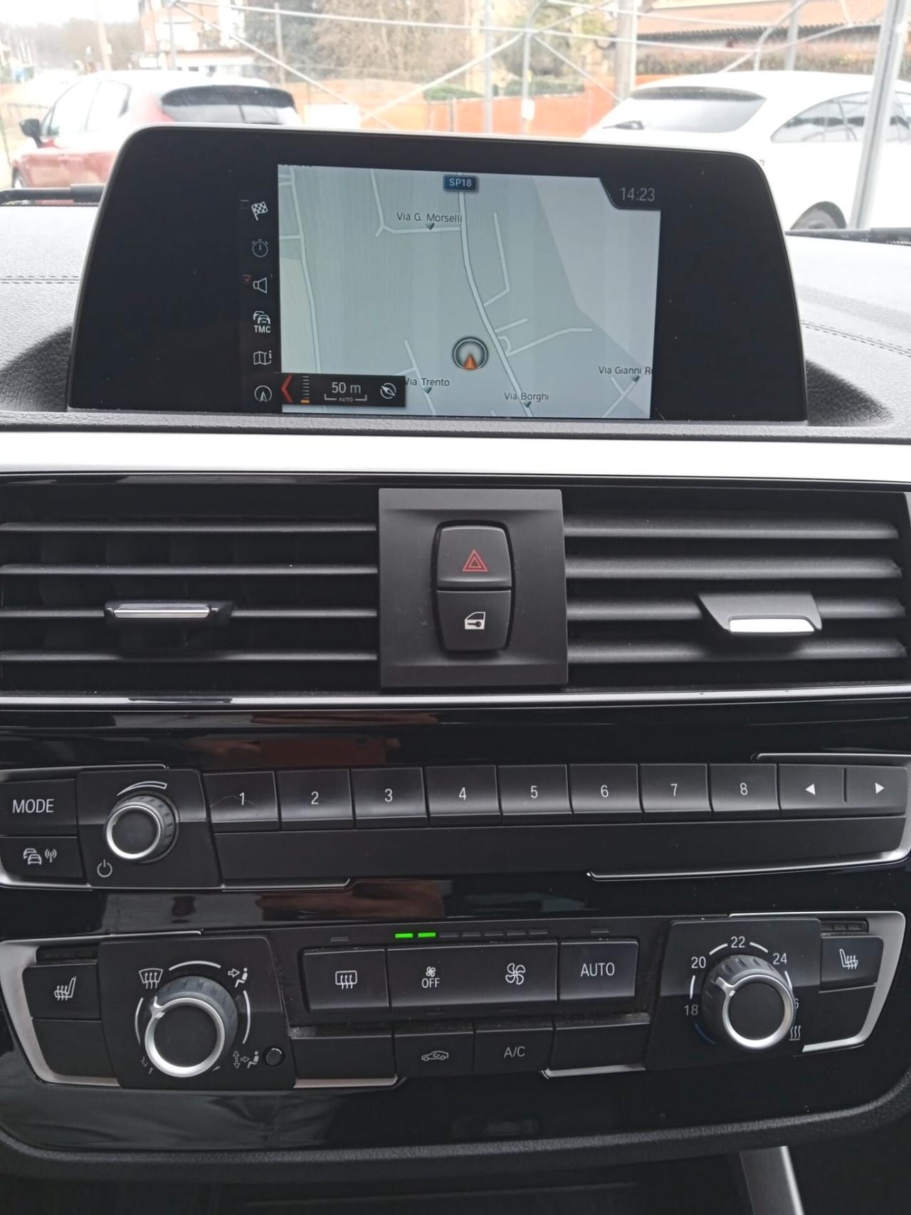 Bmw 118 M SPORT PACK SHADOW 18" SENS PARK DOPPI SEDILI RISCALDATI CRUISE CONTROL NAVY IN ARRIVO OPZIONABILE