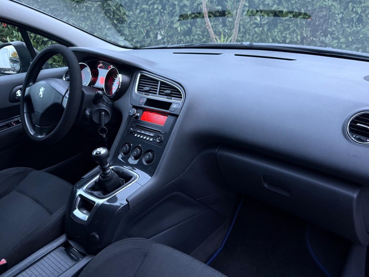 Peugeot 5008 1.6 HDi 110CV 7POSTI