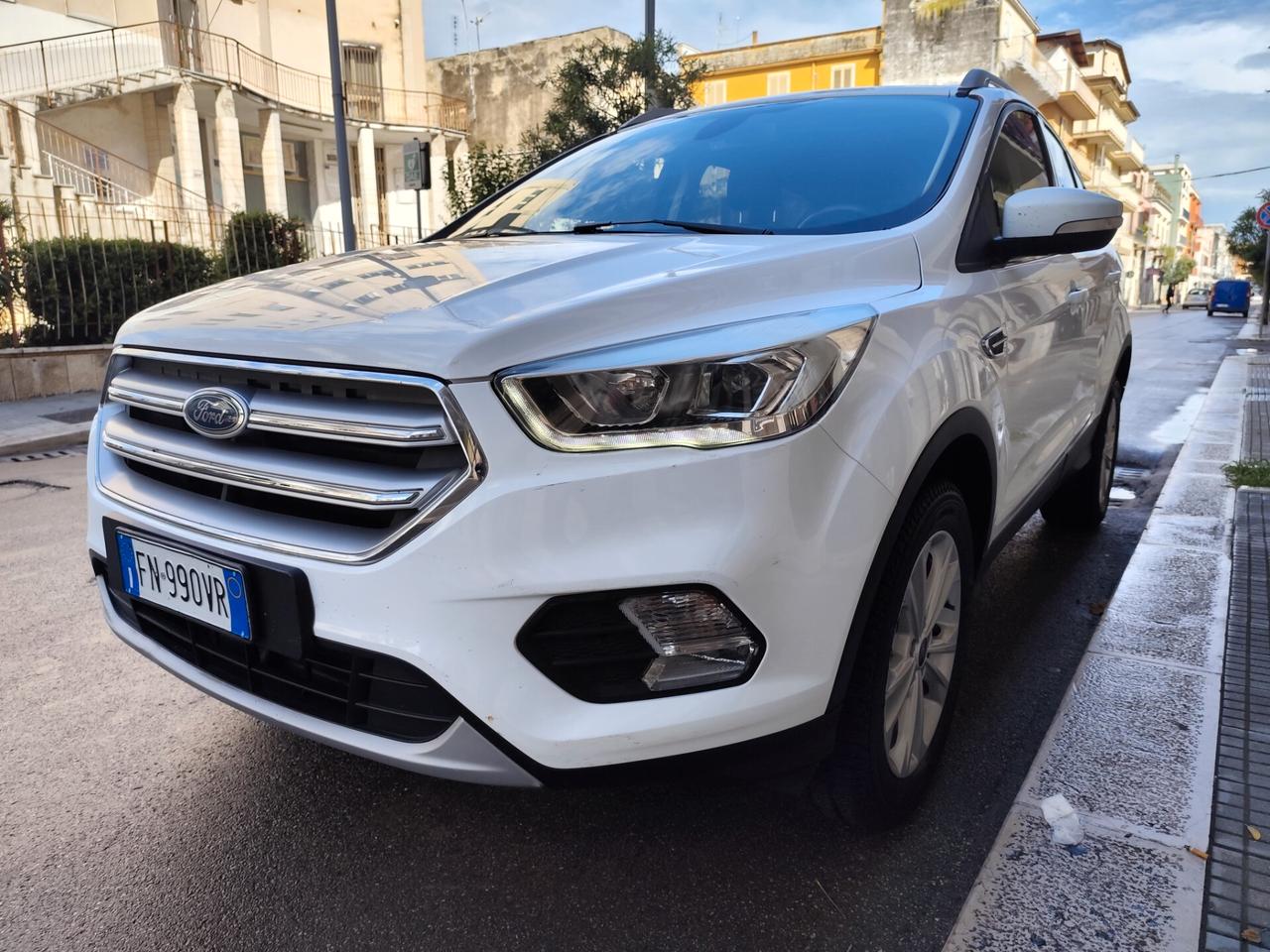 Ford Kuga 1.5 TDCI 120CV 2WD Titanium