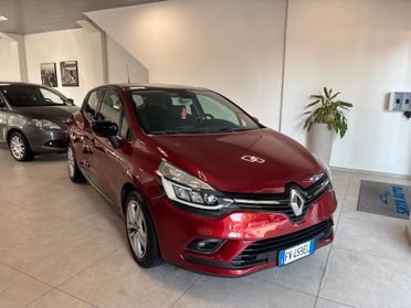 Renault Clio TCe 12V 90 CV 5 porte Moschino Intens